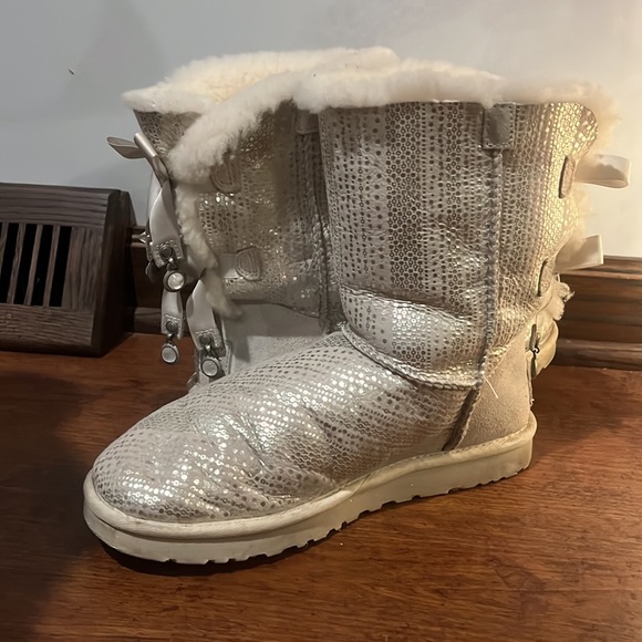 Silver and white Bailey bow crystal uggs - Picture 4 of 7